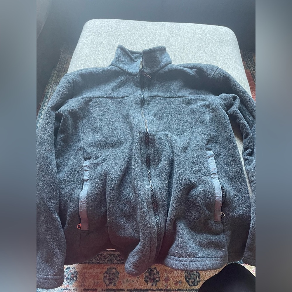 Patagonia size M zip up